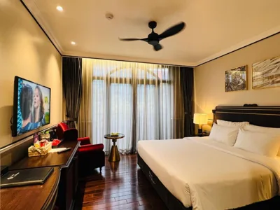 Deluxe-Doppelzimmer mit Balkon — Hotel du Monde Art